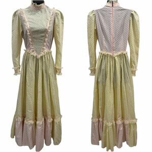 1970s Vintage Handmade Prairie Spring Floral Dress